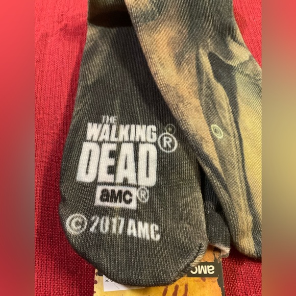NWT WALKING DEAD RICK GRIMES SOCKS - Picture 3 of 4
